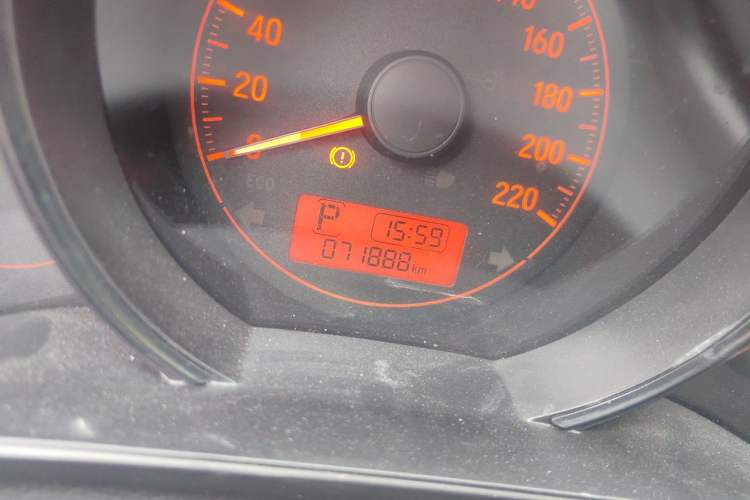 Used Honda Fit 2018 1.5L CVT Comfort Version Odometer Close Up