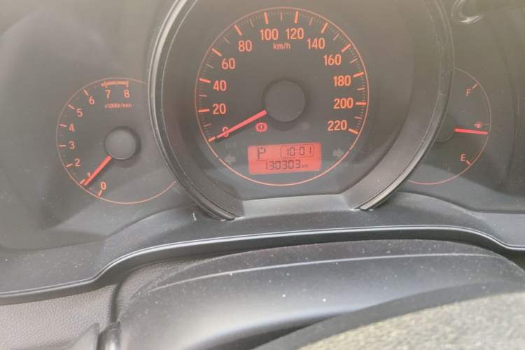 Used Honda Fit 2018 1.5L CVT Comfort Sunroof Version Odometer Close Up