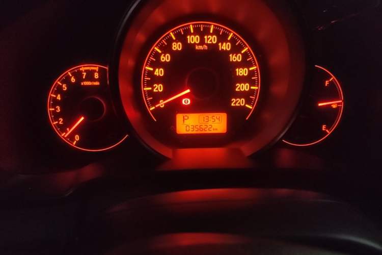 Used Honda Fit 2018 1.5L CVT Comfort Version Odometer Close Up