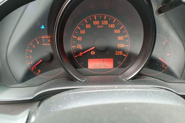 Used Honda Fit 2018 1.5L Manual Comfort Version Odometer Close Up