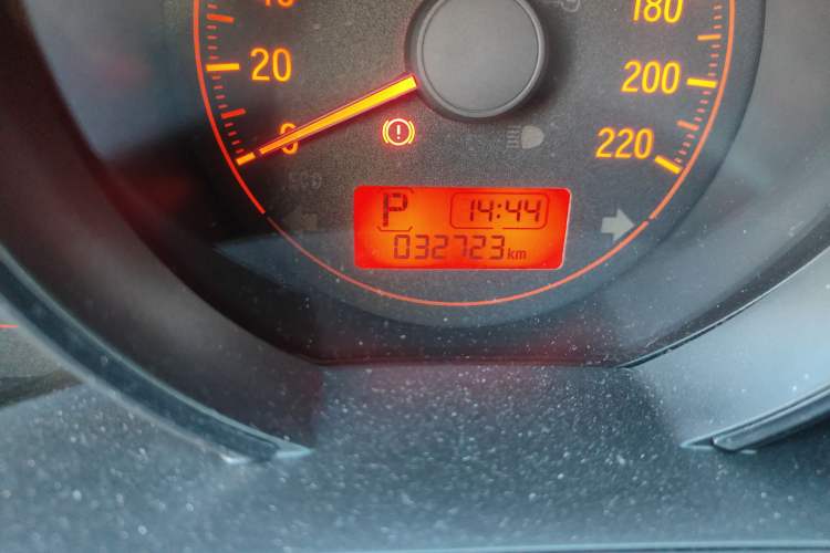 Used Honda Fit 2018 1.5L CVT Comfort Sunroof Version Odometer Close Up