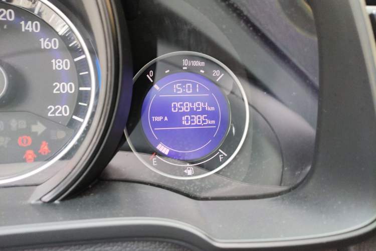 Used Honda Fit 2018 1.5L CVT Comfort Sunroof Version Odometer Close Up