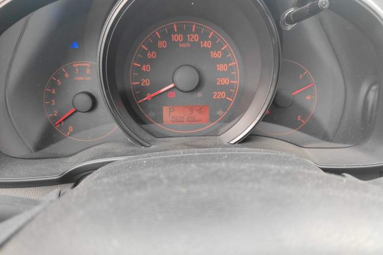 Used Honda Fit 2018 1.5L CVT Comfort Sunroof Version Odometer Close Up
