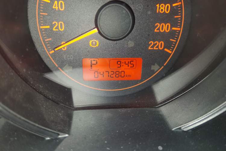 Used Honda Fit 2018 1.5L CVT Comfort Sunroof Version Odometer Close Up
