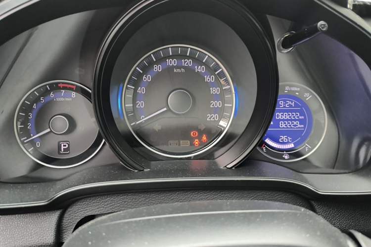 Used Honda Fit 2018 1.5L CVT Comfort Sunroof Version Odometer Close Up