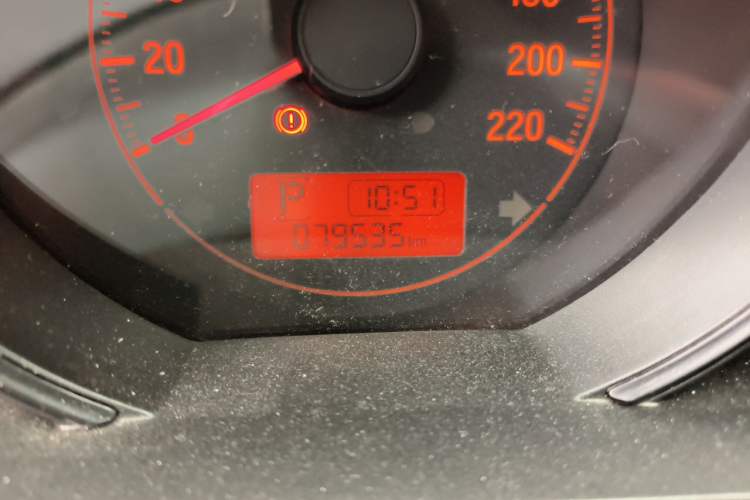 Used Honda Fit 2018 1.5L CVT Comfort Sunroof Version Odometer Close Up
