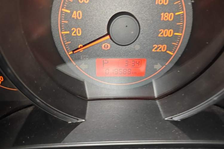 Used Honda Fit 2018 1.5L CVT Comfort Sunroof Version Odometer Close Up