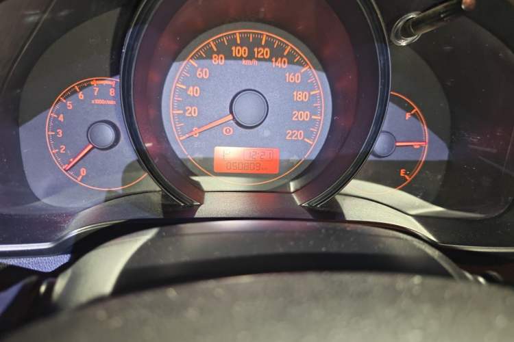 Used Honda Fit 2018 1.5L CVT Comfort Sunroof Version Odometer Close Up