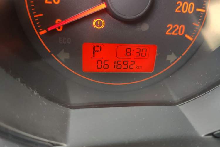 Used Honda Fit 2018 1.5L CVT Comfort Sunroof Version Odometer Close Up