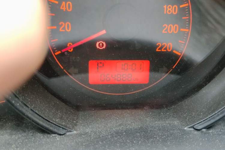 Used Honda Fit 2018 1.5L CVT Comfort Sunroof Version Odometer Close Up