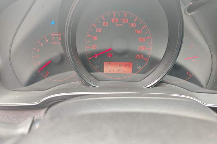 Used Honda Fit 2018 1.5L CVT Comfort Sunroof Version Odometer Close Up