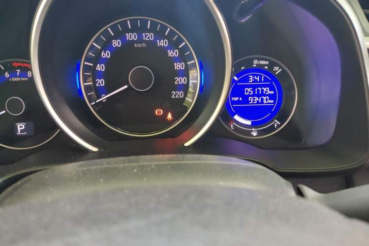 Used Honda Fit 2018 1.5L CVT Trendy Run+ Edition Odometer Close Up
