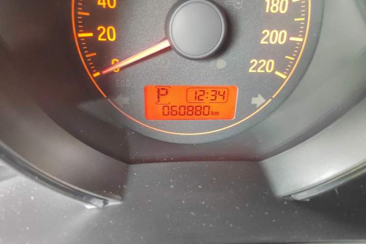Used Honda Fit 2018 1.5L CVT Comfort Sunroof Version Odometer Close Up