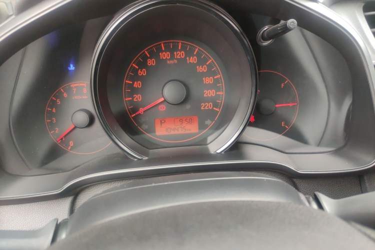 Used Honda Fit 2018 1.5L CVT Comfort Sunroof Version Odometer Close Up