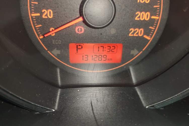 Used Honda Fit 2018 1.5L CVT Comfort Version Odometer Close Up