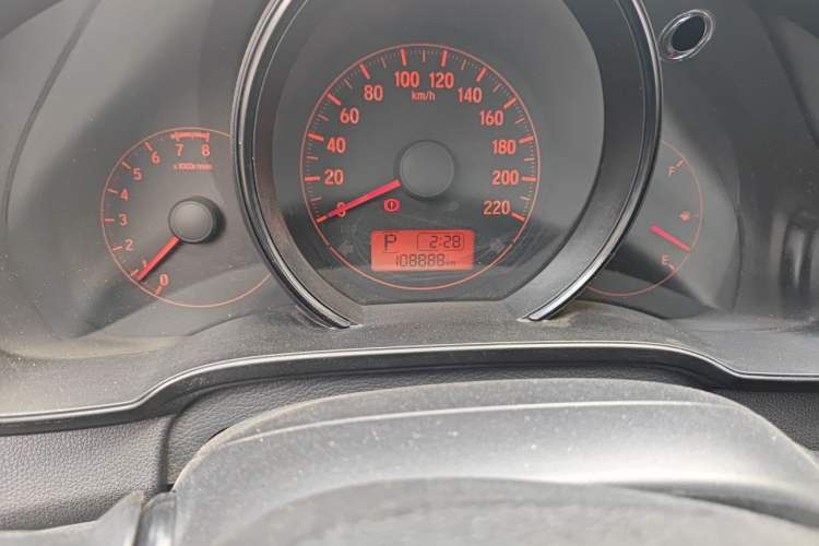 Used Honda Fit 2018 1.5L CVT Comfort Sunroof Version Odometer Close Up