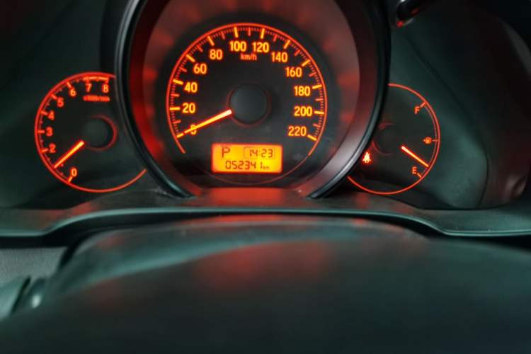 Used Honda Fit 2018 1.5L CVT Comfort Version Odometer Close Up