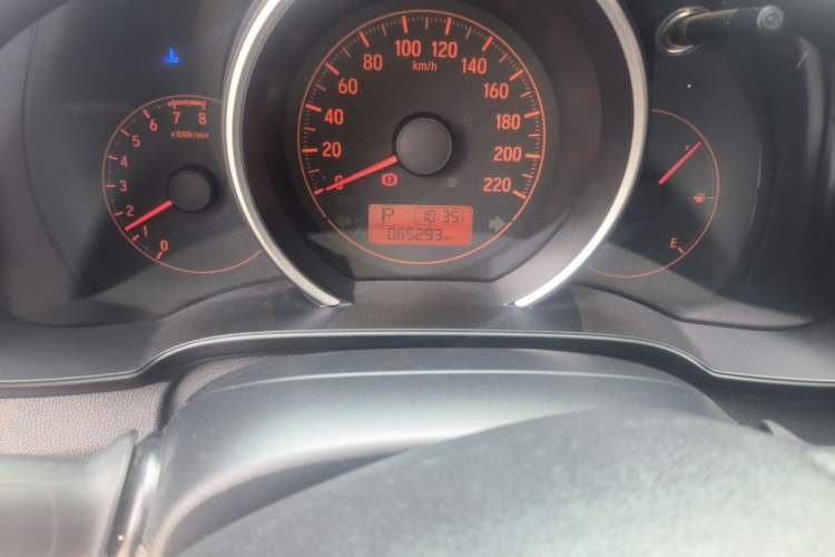 Used Honda Fit 2018 1.5L CVT Trendy Sports Edition Odometer Close Up