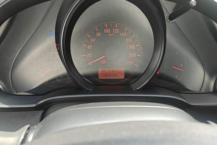 Used Honda Fit 2018 1.5L CVT Comfort Version Odometer Close Up