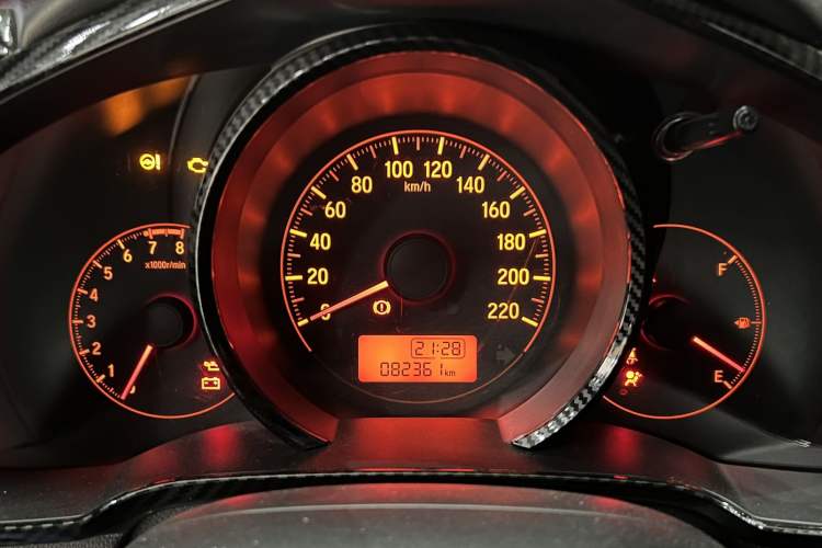 Used Honda Fit 2018 1.5L Manual Comfort Version Odometer Close Up