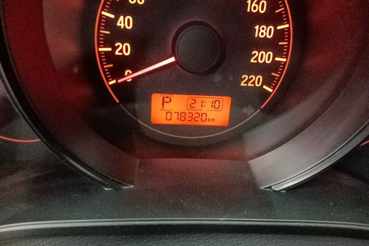 Used Honda Fit 2018 1.5L CVT Comfort Version Odometer Close Up