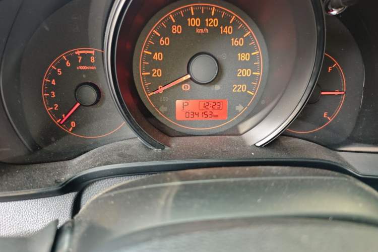 Used Honda Fit 2018 1.5L CVT Comfort Version Odometer Close Up