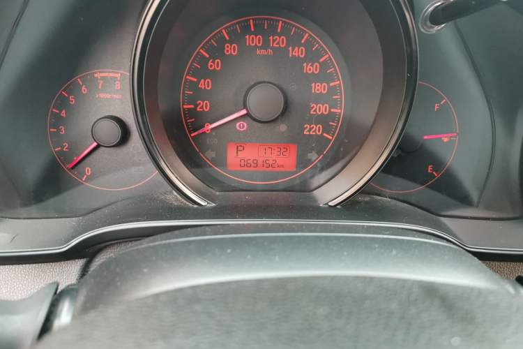 Used Honda Fit 2018 1.5L CVT Comfort Sunroof Version Odometer Close Up