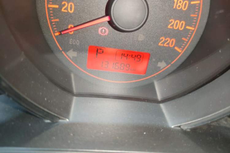 Used Honda Fit 2018 1.5L CVT Comfort Sunroof Version Odometer Close Up