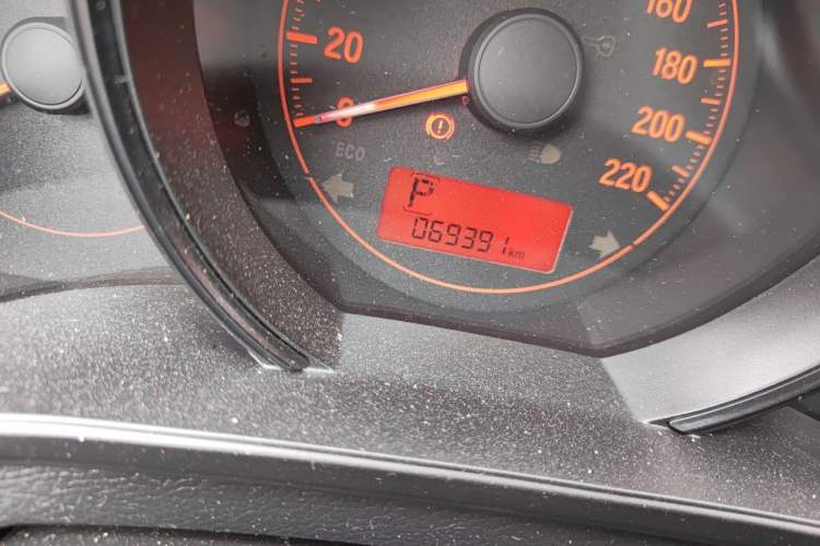 Used Honda Fit 2018 1.5L CVT Comfort Version Odometer Close Up