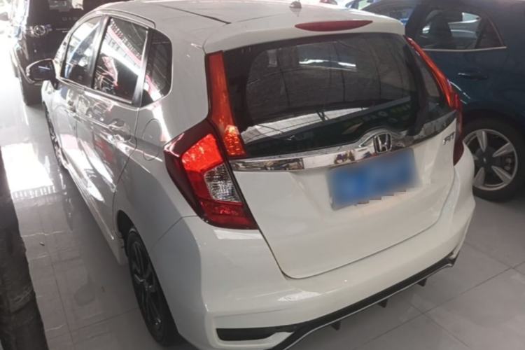 Used Honda Fit 2018 1.5L CVT Comfort Sunroof Version Rear Left 45 Deg