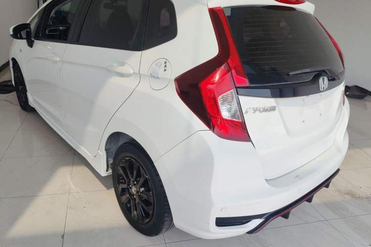 Used Honda Fit 2018 1.5L CVT Trendy Sports Edition Rear Left 45 Deg