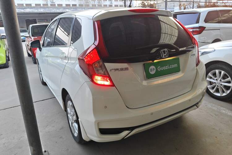 Used Honda Fit 2018 1.5L CVT Comfort Sunroof Version Rear Left 45 Deg