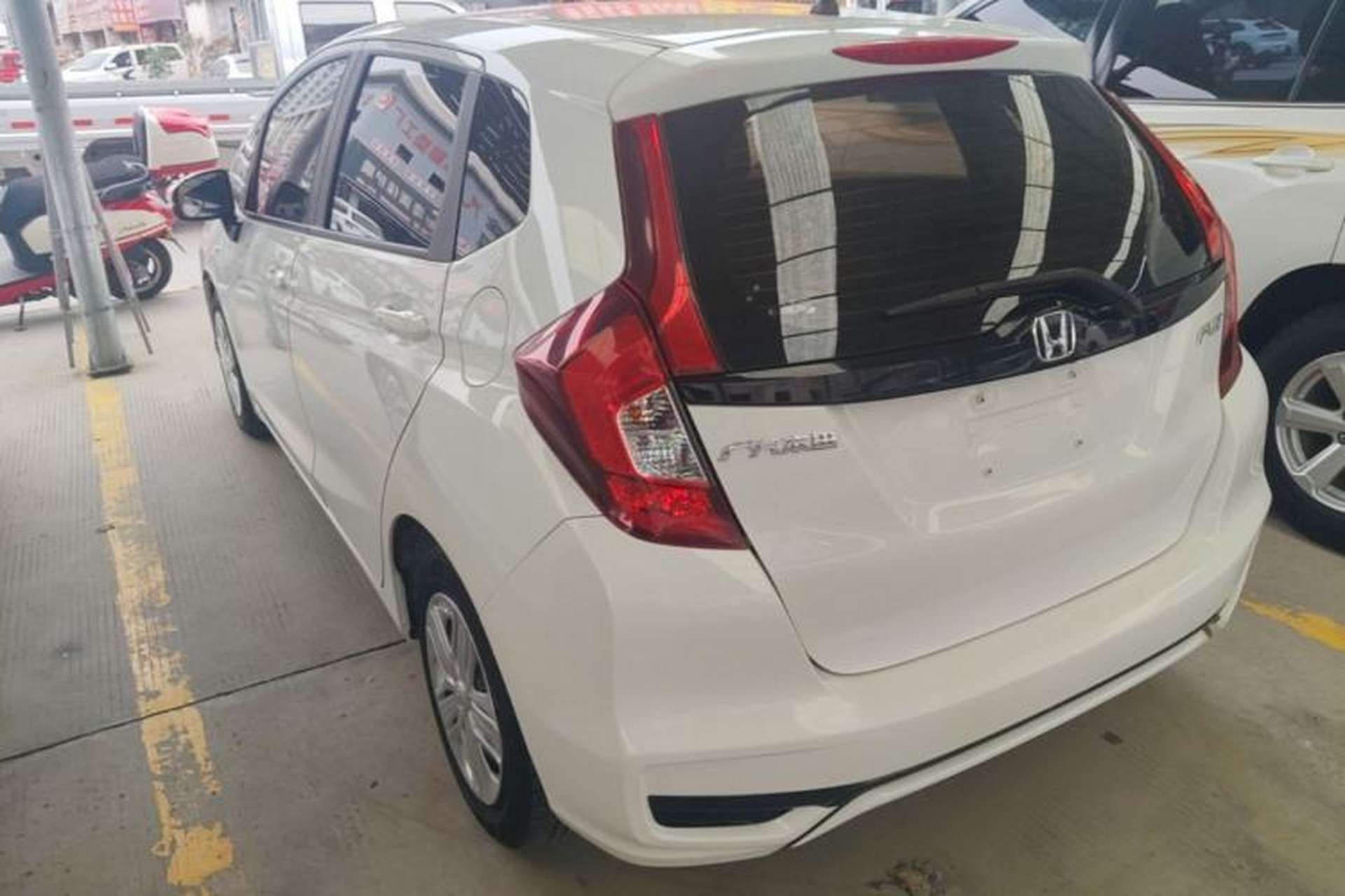Used Honda Fit 2018 1.5L CVT Comfort Version Rear Left 45 Deg