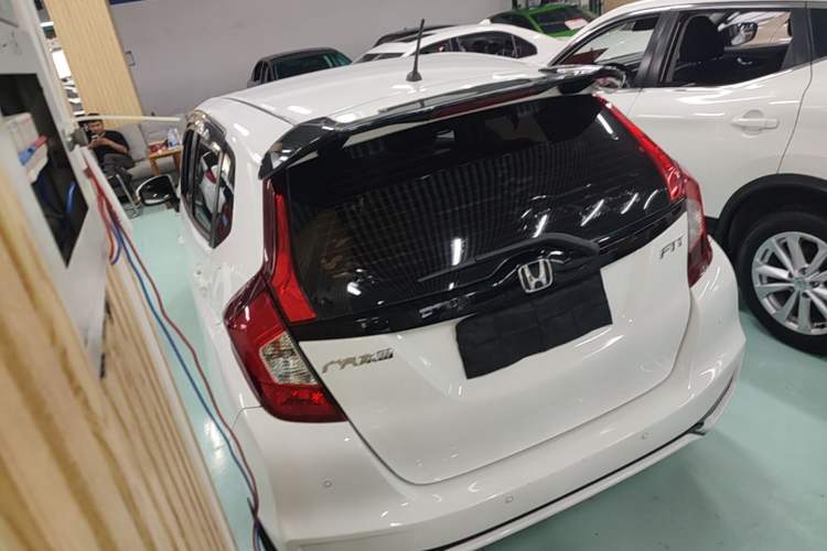 Used Honda Fit 2018 1.5L CVT Comfort Sunroof Version Rear Left 45 Deg