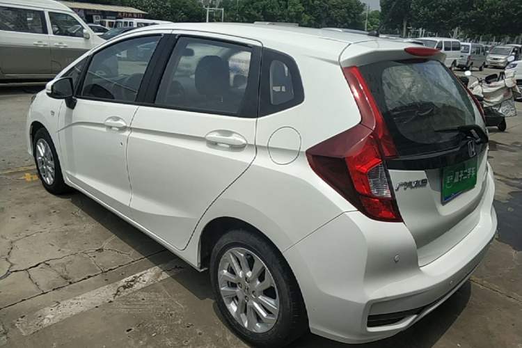 Used Honda Fit 2018 1.5L CVT Comfort Sunroof Version Rear Left 45 Deg