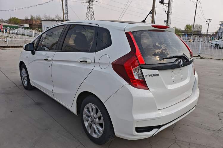 Used Honda Fit 2018 1.5L CVT Comfort Sunroof Version Rear Left 45 Deg