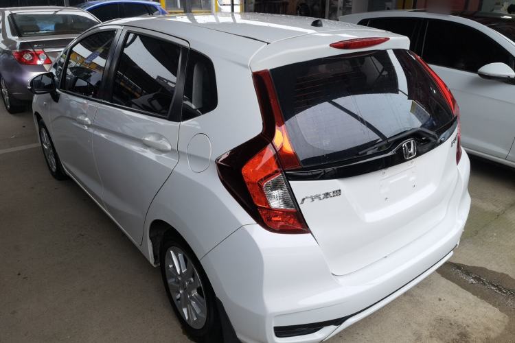 Used Honda Fit 2018 1.5L CVT Comfort Sunroof Version Rear Left 45 Deg