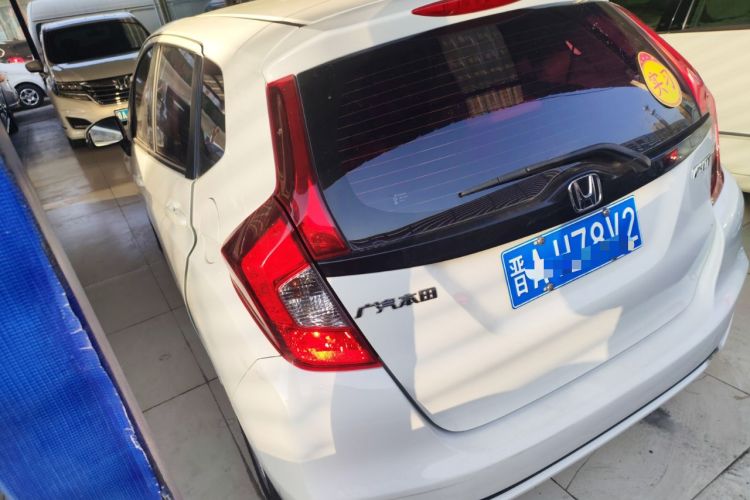 Used Honda Fit 2018 1.5L CVT Comfort Sunroof Version Rear Left 45 Deg