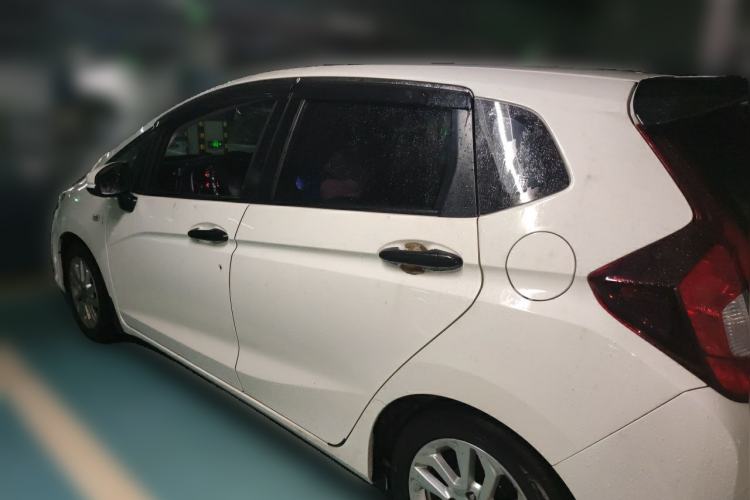 Used Honda Fit 2018 1.5L CVT Comfort Sunroof Version Rear Left 45 Deg