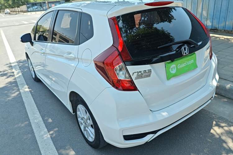 Used Honda Fit 2018 1.5L CVT Comfort Sunroof Version Rear Left 45 Deg