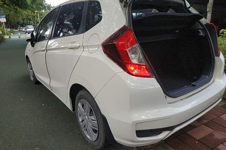 Used Honda Fit 2018 1.5L CVT Comfort Version Rear Left 45 Deg