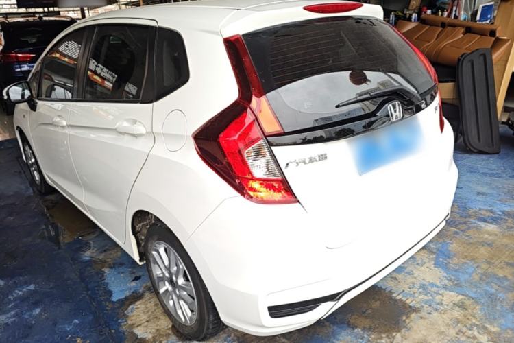 Used Honda Fit 2018 1.5L CVT Comfort Sunroof Version Rear Left 45 Deg