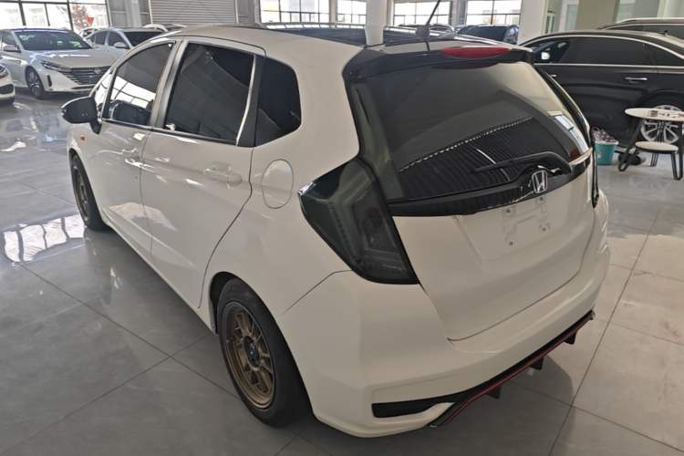 Used Honda Fit 2018 1.5L Manual Comfort Version Rear Left 45 Deg