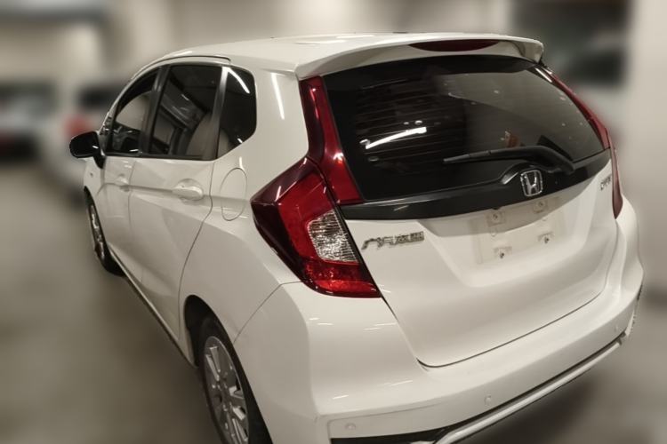 Used Honda Fit 2018 1.5L CVT Comfort Sunroof Version Rear Left 45 Deg