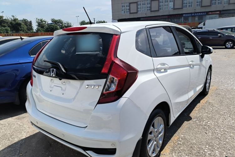 Used Honda Fit 2018 1.5L CVT Comfort Sunroof Version Rear Right 45 Deg