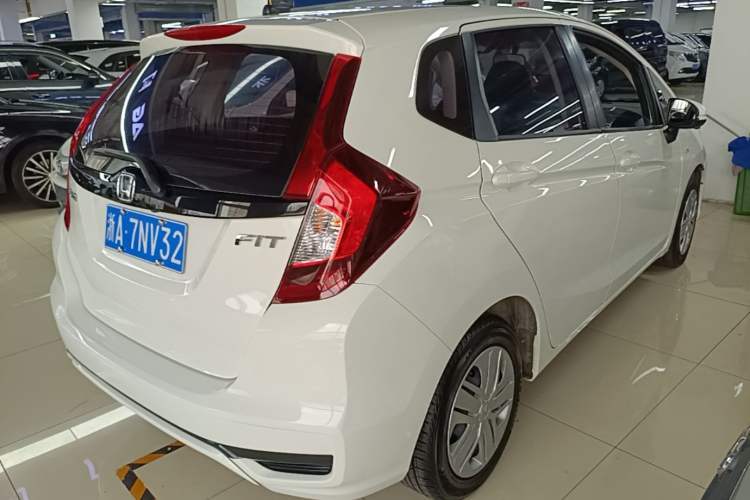 Used Honda Fit 2018 1.5L CVT Comfort Version Rear Right 45 Deg