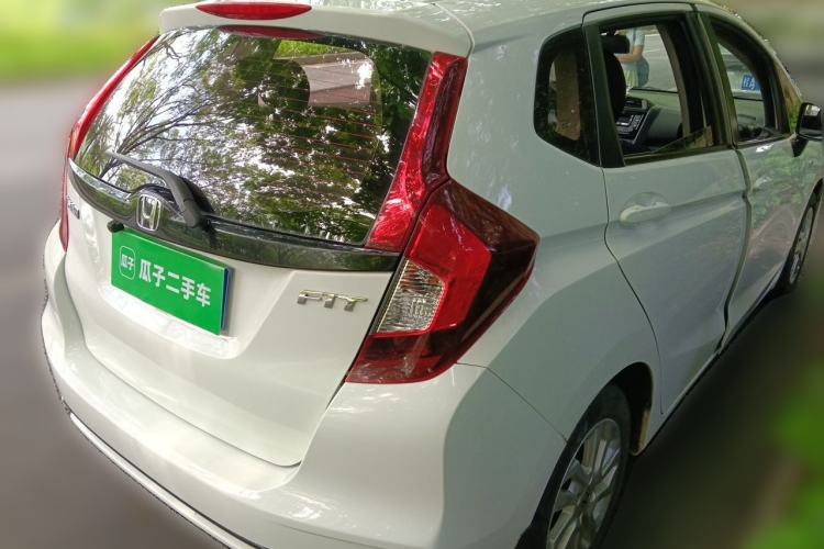 Used Honda Fit 2018 1.5L CVT Comfort Sunroof Version Rear Right 45 Deg