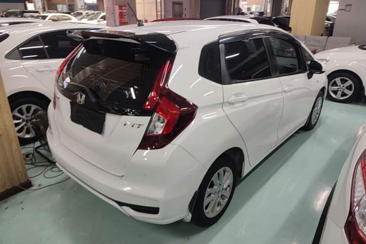 Used Honda Fit 2018 1.5L CVT Comfort Sunroof Version Rear Right 45 Deg