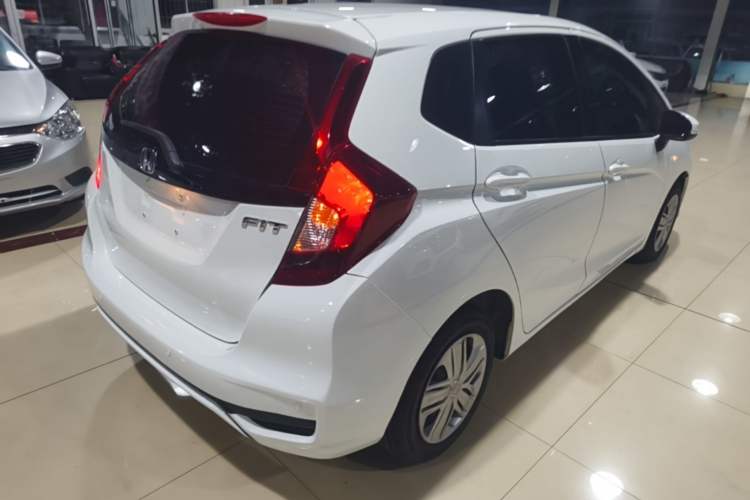 Used Honda Fit 2018 1.5L CVT Comfort Version Rear Right 45 Deg