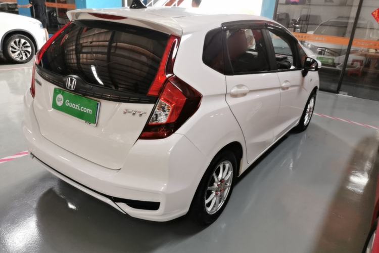 Used Honda Fit 2018 1.5L CVT Comfort Sunroof Version Rear Right 45 Deg